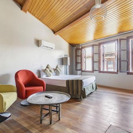Mesmerizing Flat Near Hadrians Gate Antália Exterior foto